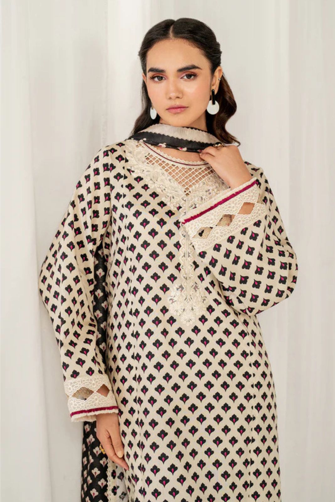 Ladies 3-Piece –  Unstiched